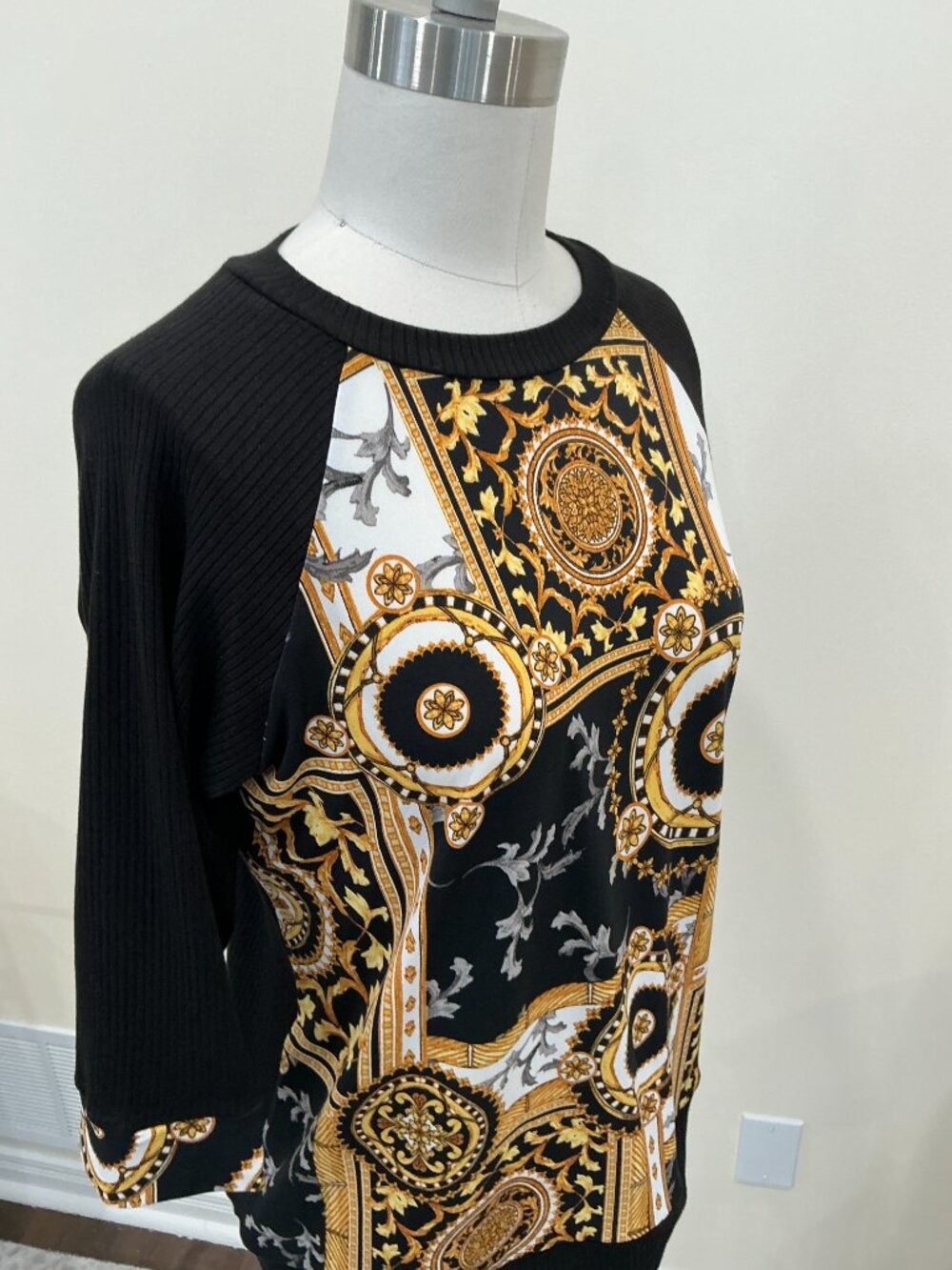 Woman top - Picture 5 of 6